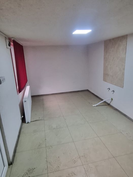 De închiriat spațiu central