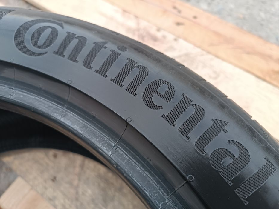 2бр. летни гуми 235/45/17 Continental