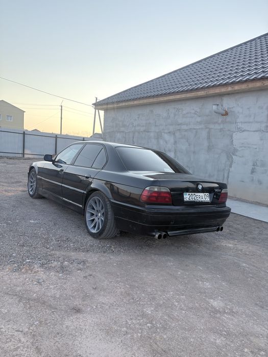 Продам BMW E38 в хорошем состоянии