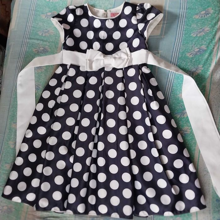 Продам платье в горошек