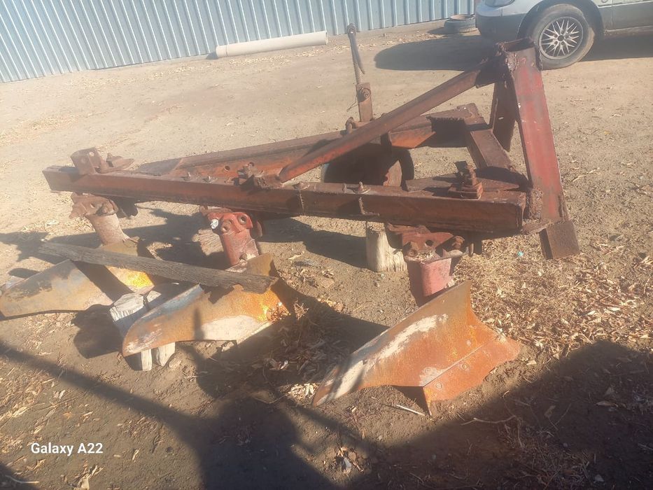 Продаётся трехкорпусный плуг