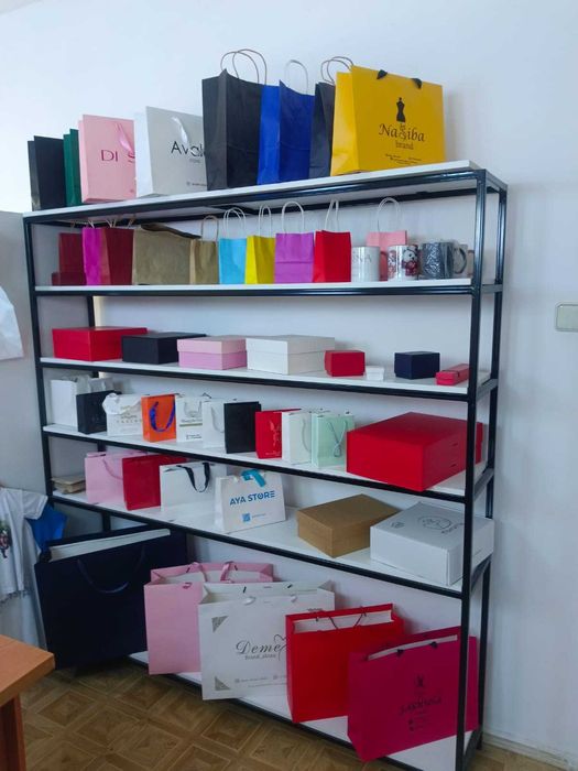 Стол для офиса, кресло, стеллаж