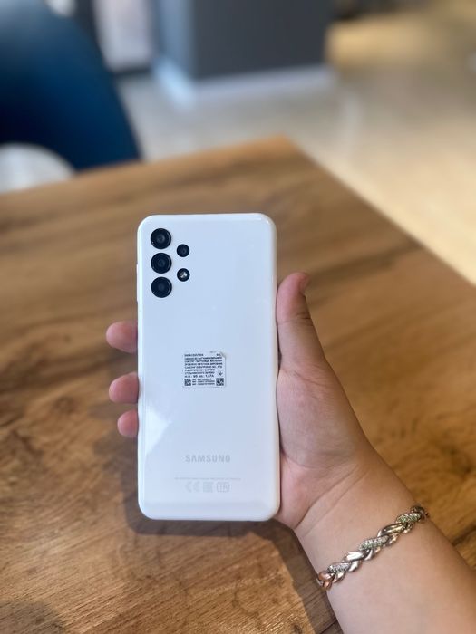 Samsung A13 64GB белого цвета