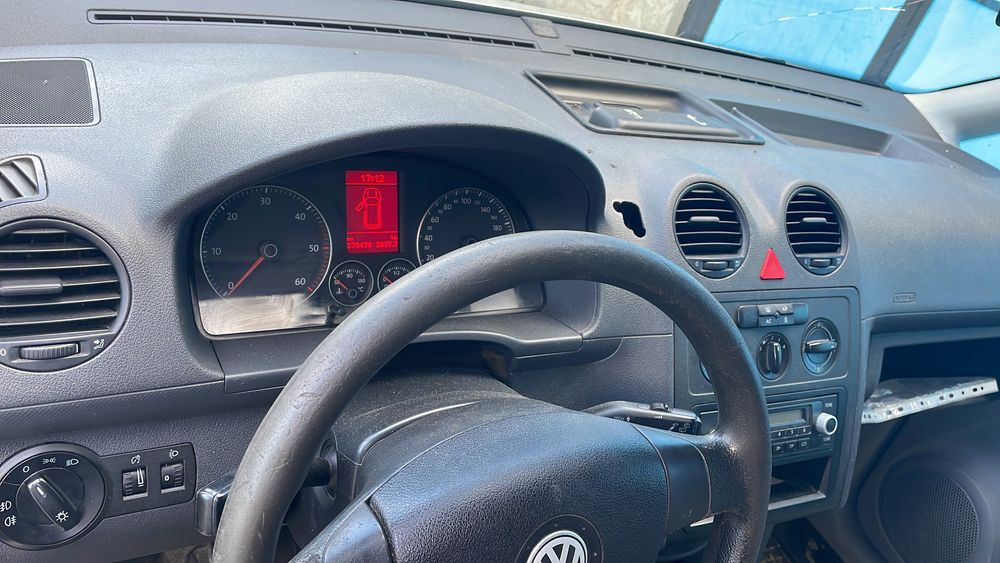 Vând Volkswagen Caddy