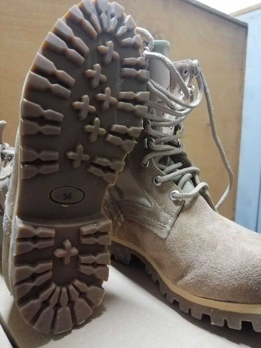 Нови военни кубинки номер 36-камуфлажни  И  черни  топли боти 35 ном