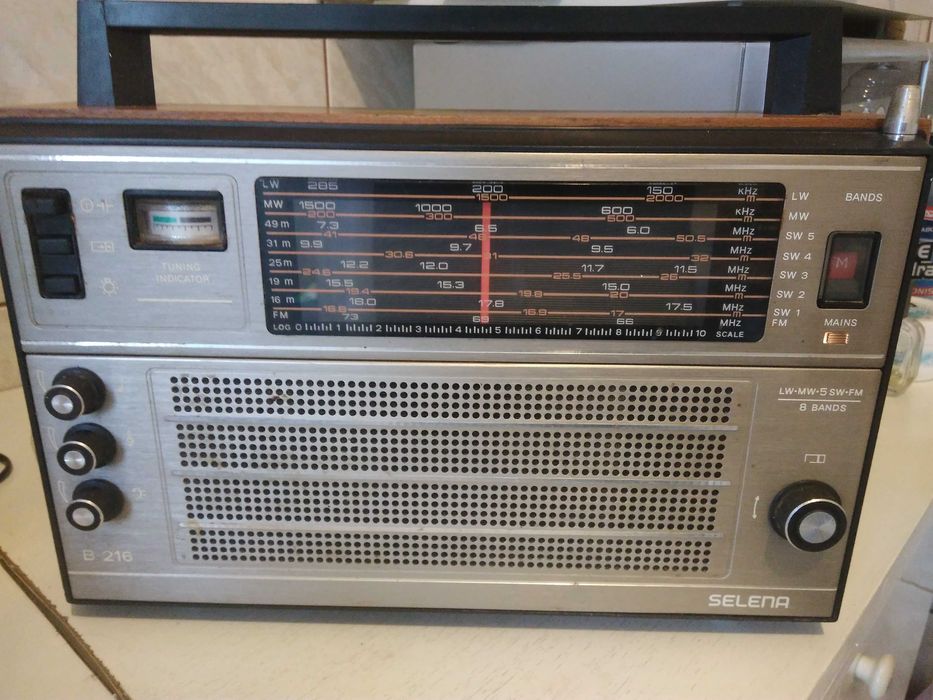 Vand radio vintage Selena.