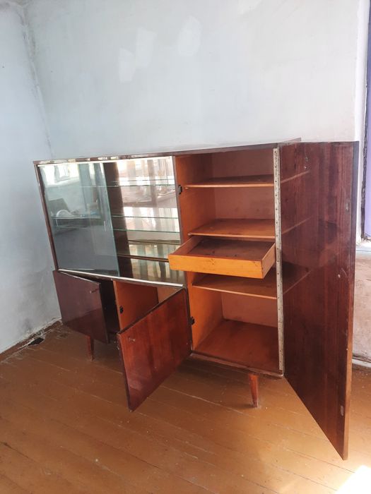 Продается сервант