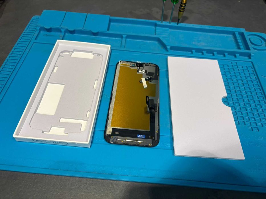 Schimbare Display iPhone 13 Pro Soft OLED, calitate A plus plus plus, ca originalul