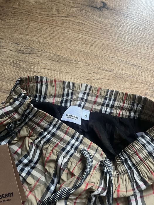 pantaloni scurti burberry