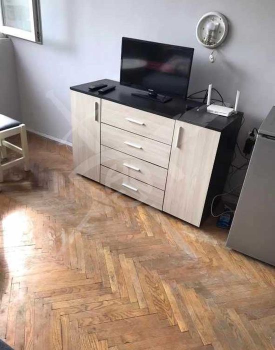 Дава се под наем Едностаен апартамент в Варна, Левски - 20 кв.м за 260 € - Снимка #2