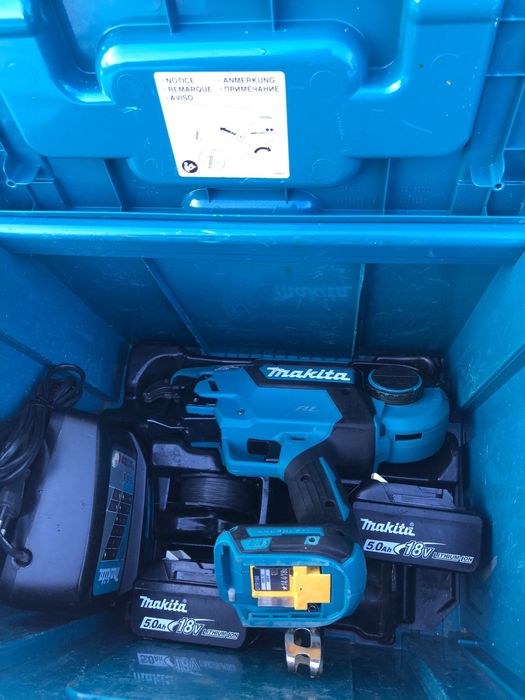 Pistol legat fier Makita DTR 180, impecabil