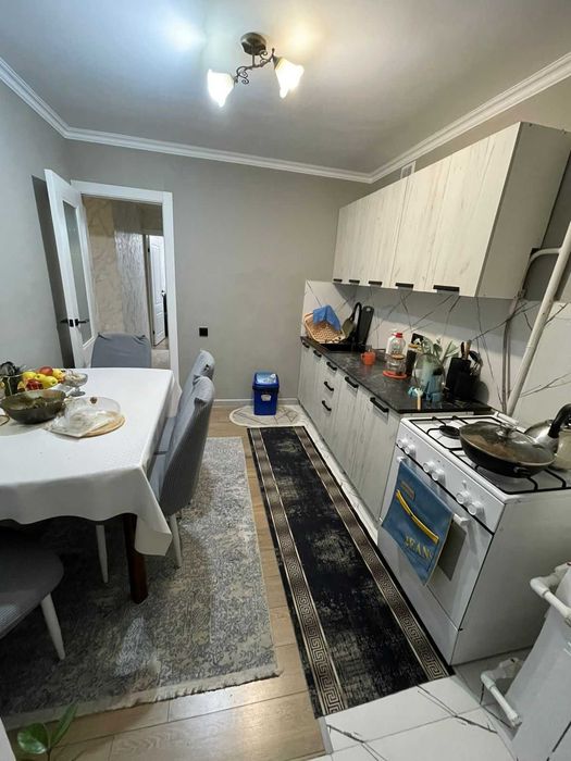 Продам 2 комнатную 8 микрорайон