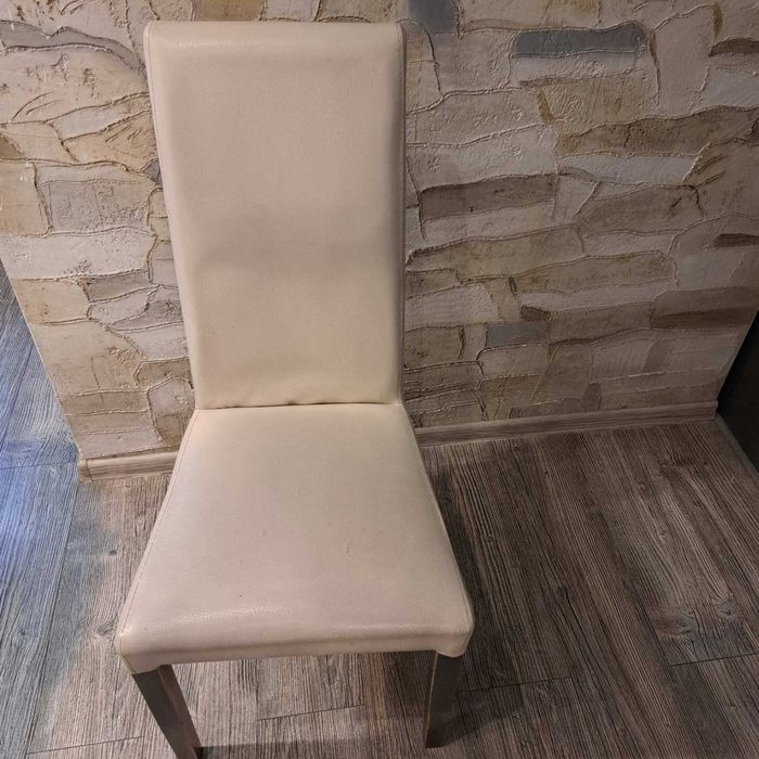 Трапезни столове