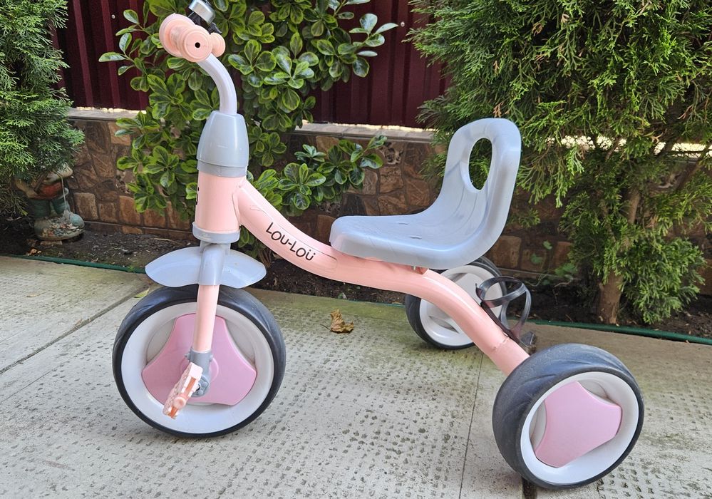 Vând tricicletă Kikka Boo model Lou-Lou într-o nuanță de roz.