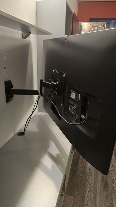 Телевизор LG, 49″  SM8200PLA, 4K Ultra HD + въртяща се стойка са стена