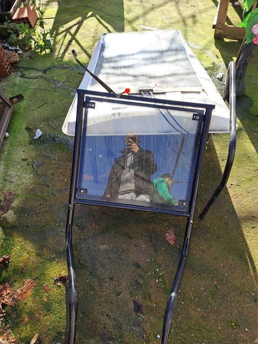 Покрив с панел за триколка