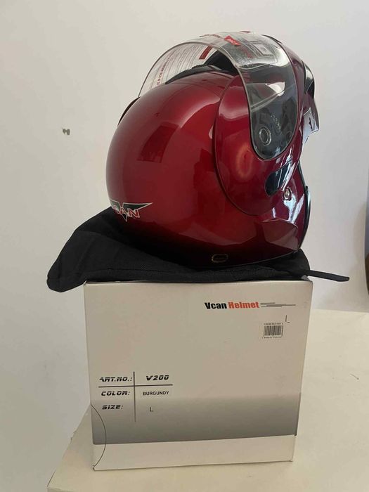 Каска модулна чисто нова