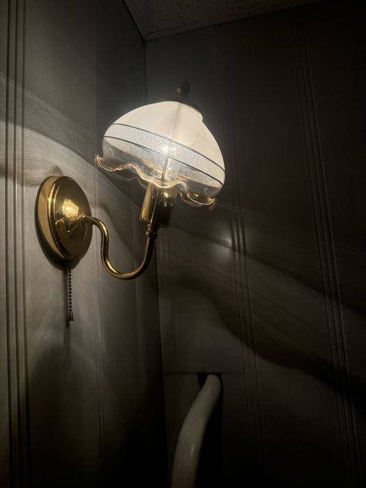 Срочно продам бра светильники