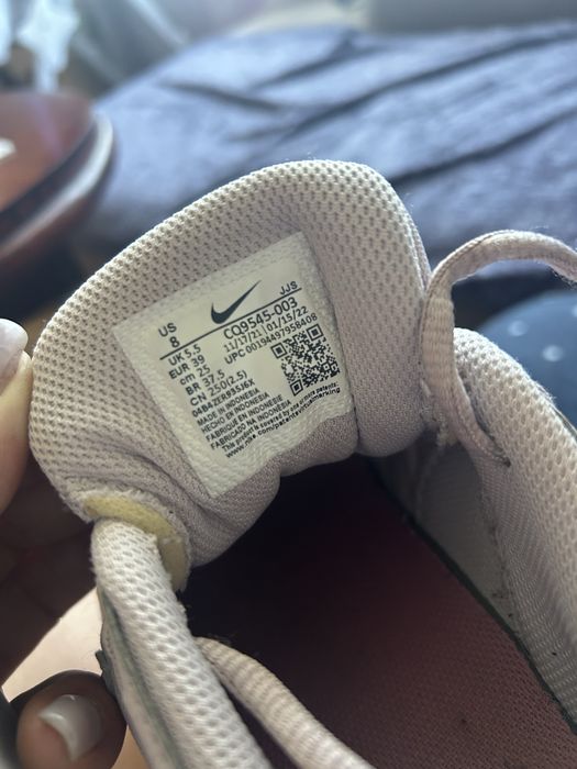 Маратонки Nike 39