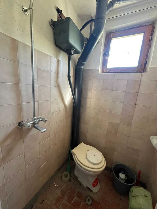 Къща за продажба в Бижовци, Трявна – двуетажна, двор 2560 кв.м., инвестиция