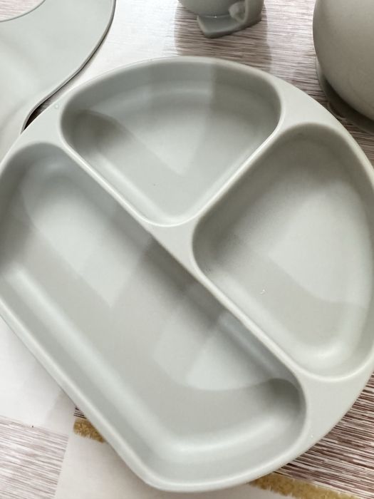 Продам детскую посуду для малышей