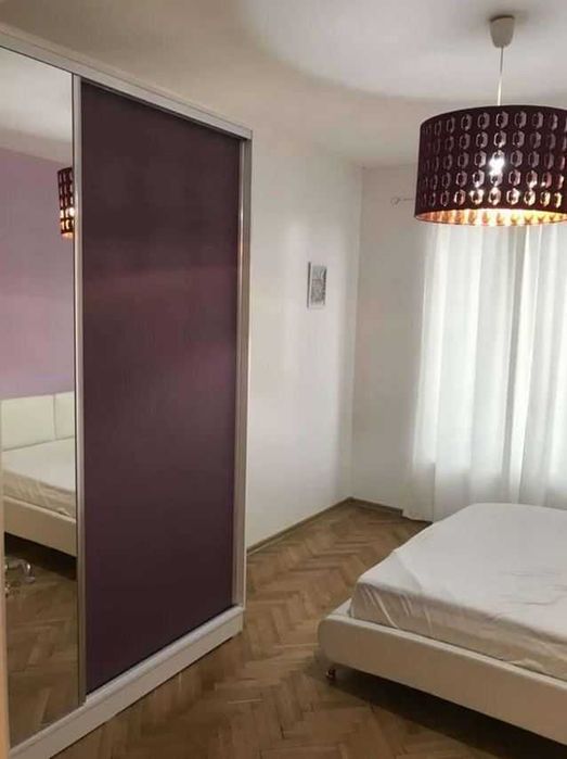 Продава се Тристаен апартамент в София, Център - 97 кв.м за 3093 €/кв.м - Снимка #1