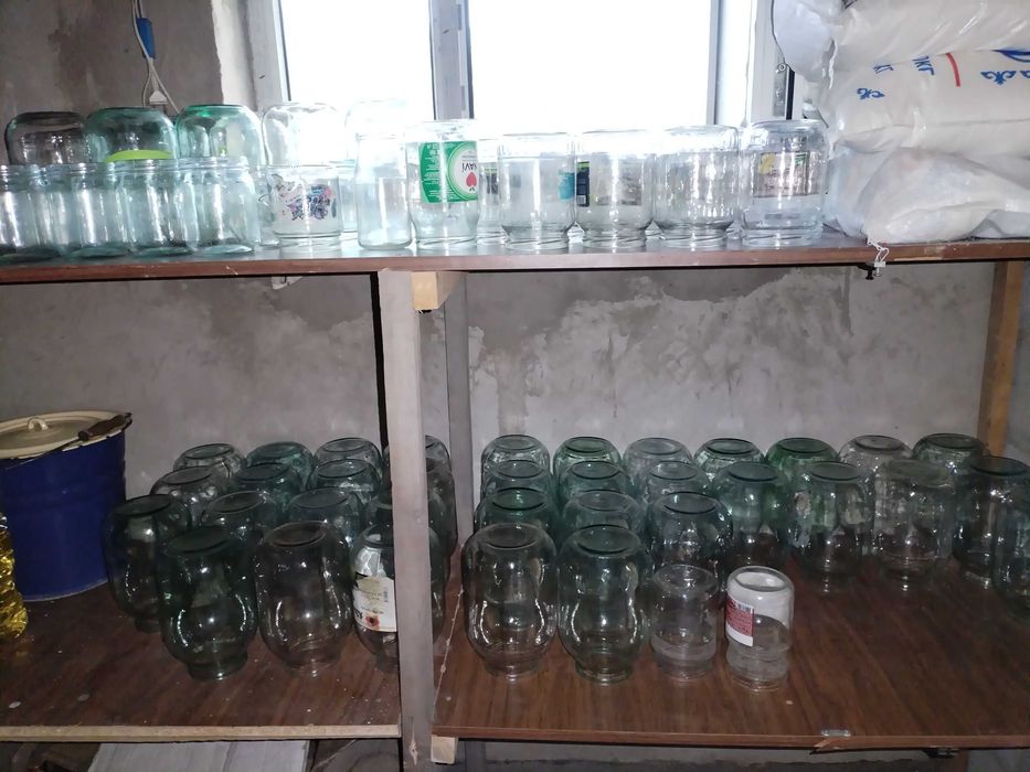 Банки разные продам