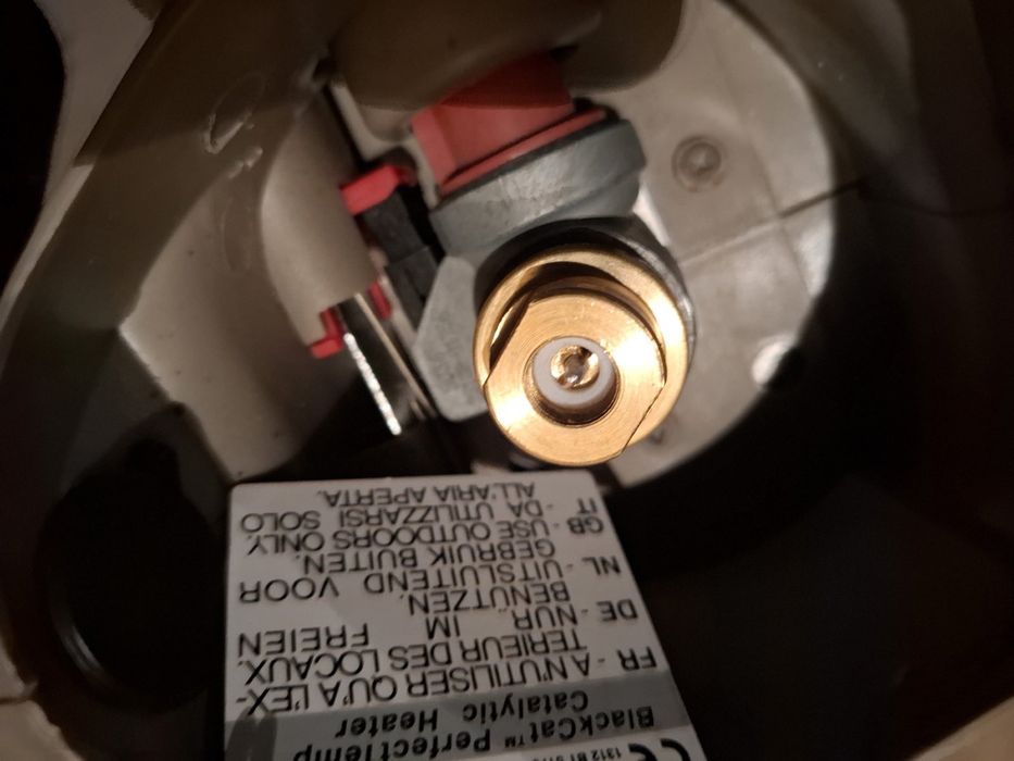 Продавам каталитична печка Coleman-blak