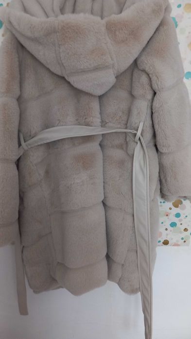 Haina blana artificială Amisu