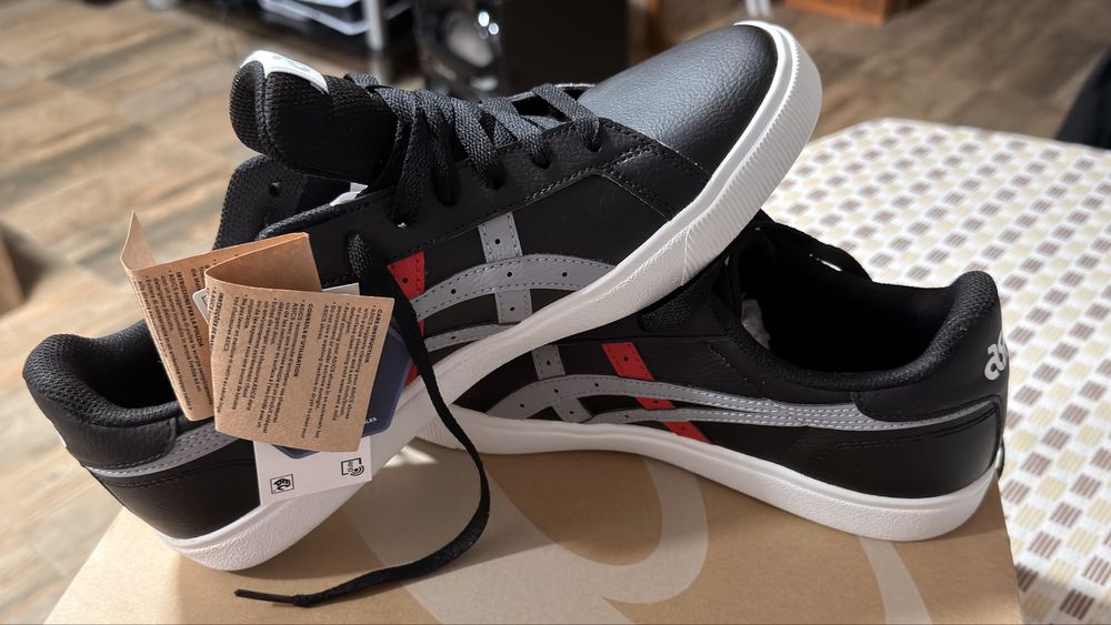 Сникърси Asics - чисто нови