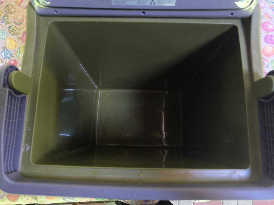 Ladă frigorifică electrică Rocktrail 29L, 12V + 220V, NOUĂ, nefolosită