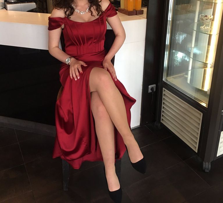 Абитуриентска рокля