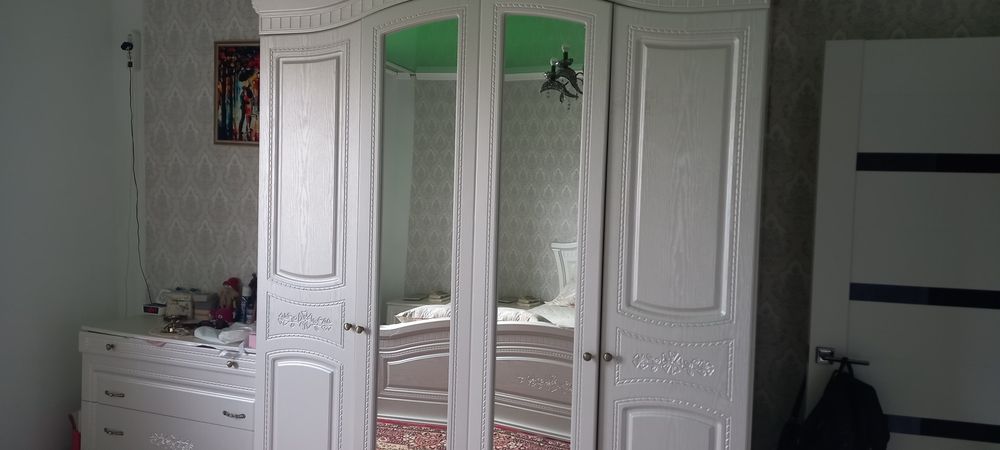 Продам спальный гарнитур
