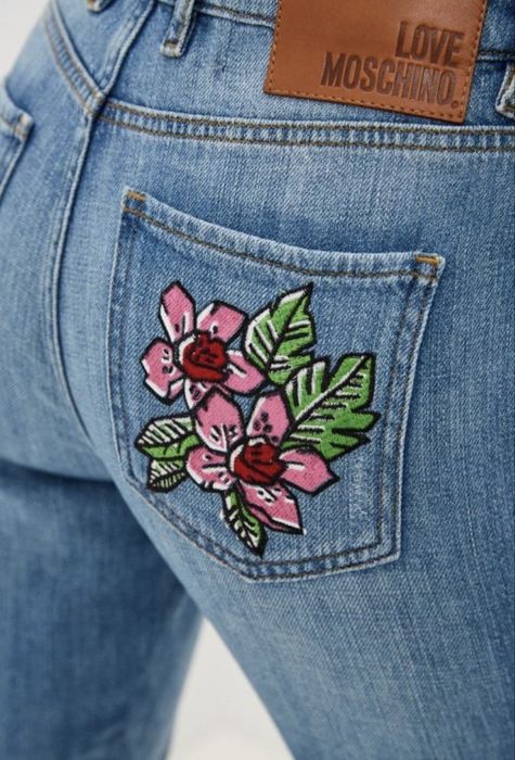 Дамски дънки moschino бродерия като нови