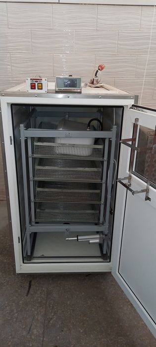 Продам инкубатор