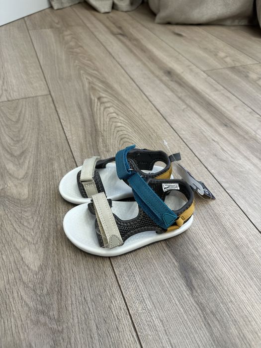 Продам сандали Carter’s