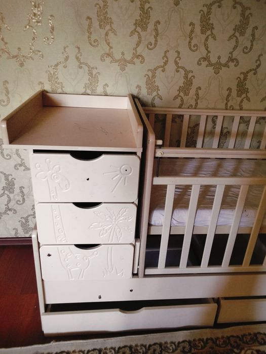 Детская кроватка
