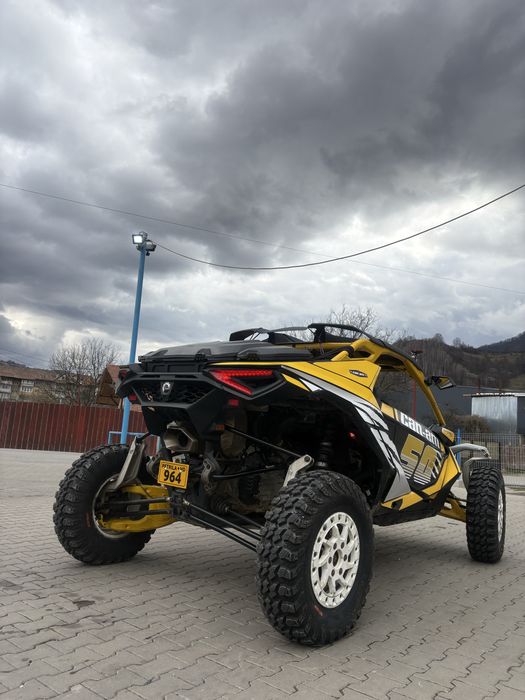 Can-am Maverick r