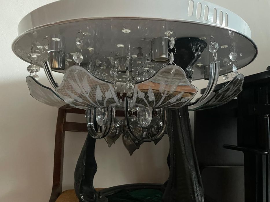 люстра новая продам