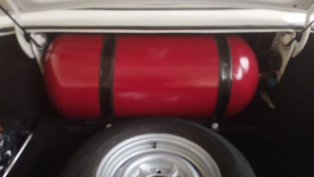 Волга газ 2410 сотилади