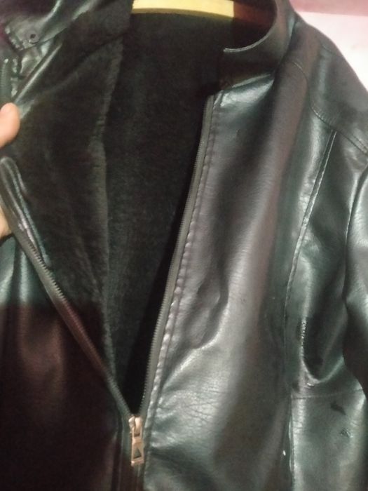 Продам кожаную куртка тёплая