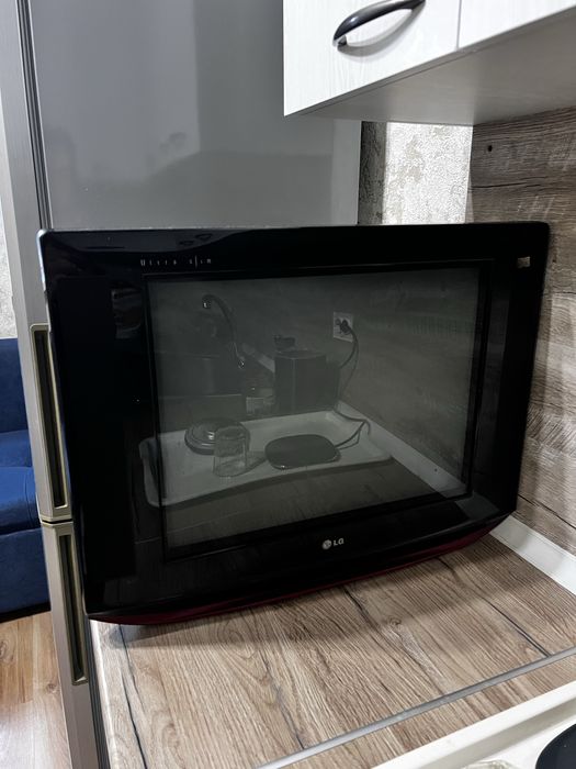 Продам телевизор LG