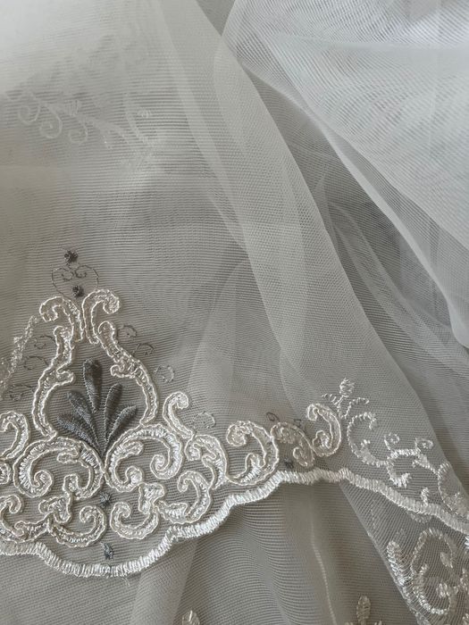 Перде с бродерия широко 2.9 м дълго 2.65 м