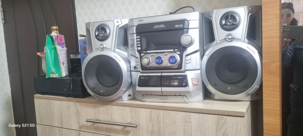 Срочно продам музыкальный сентр LG