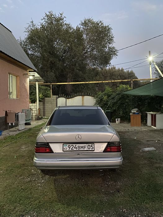 Мерседес бенс 124