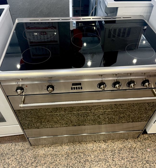 Полупрофесионална голяма печка, Smeg