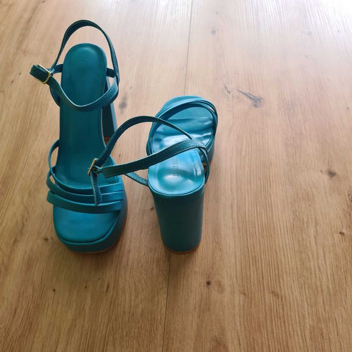 Елегантни дамски обувки