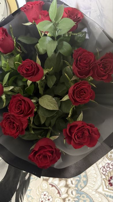 Роза гүл шоғы сатылады