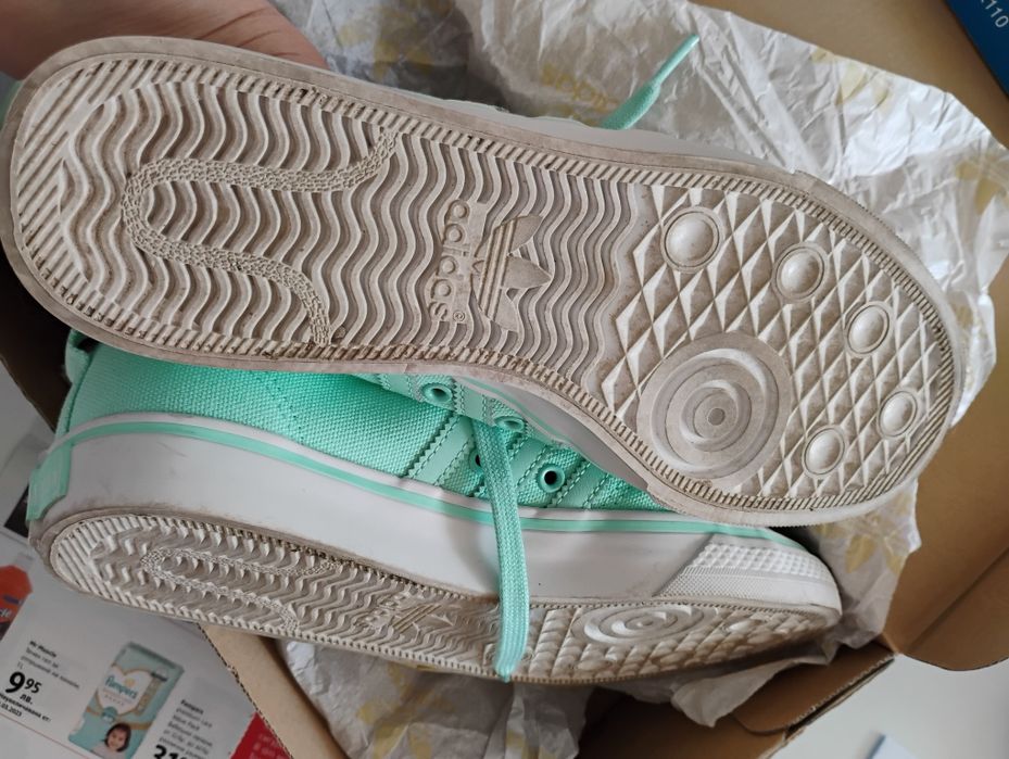 Маратонки и чехли