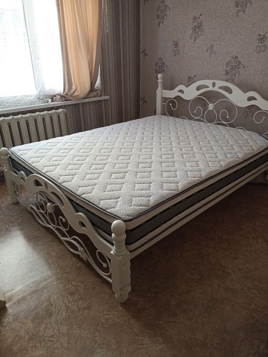 Двухместная кровать Малайзия